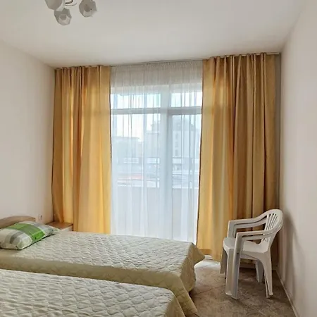 New Life Kamelia Apartment *